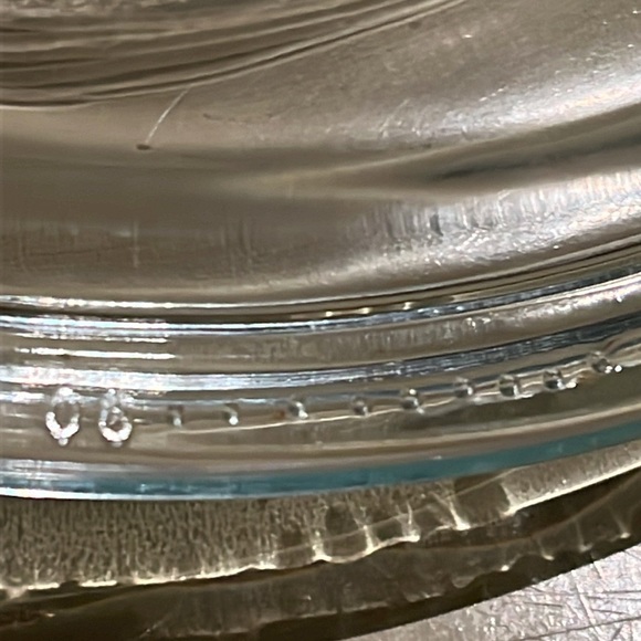 Pyrex G-5-C Ice Blue Replacement Lid for Corning French White 1.5 Qt. Casserole - Picture 9 of 9